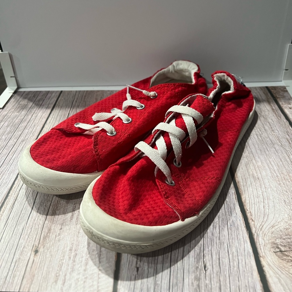 Time and Tru Women's Red Scrunch Back Slip-On Sneakers Size 9